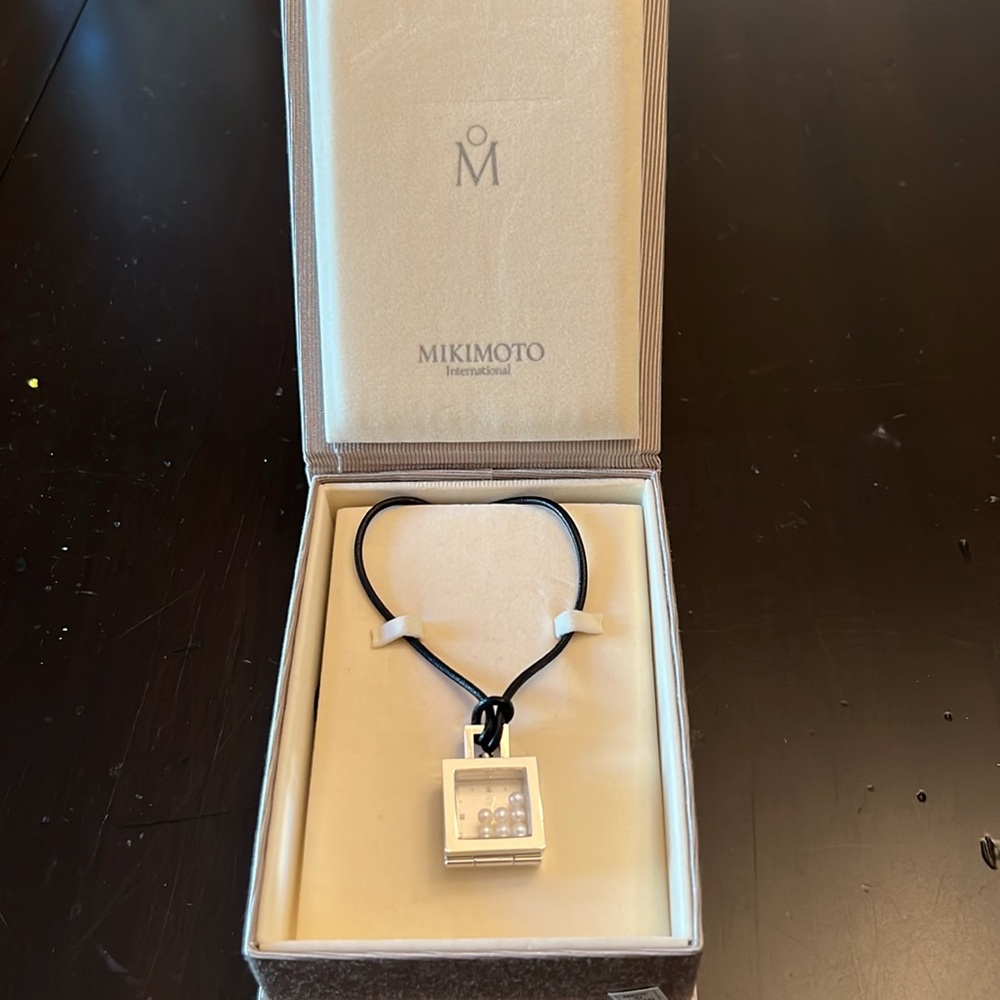 MIKIMOTO Floating 7 Pearl Watch Pendant Necklace New